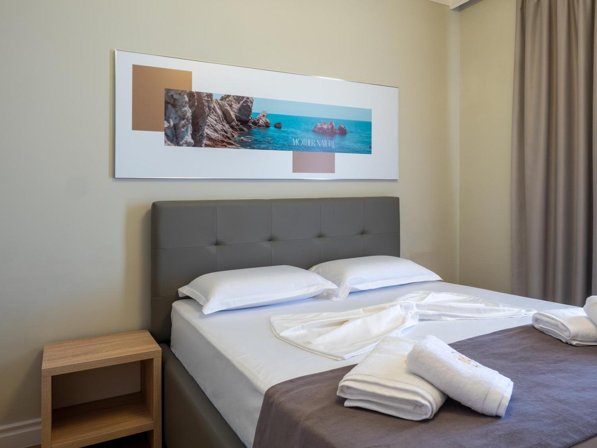Nia Boutique By Rapo's 4* Himare